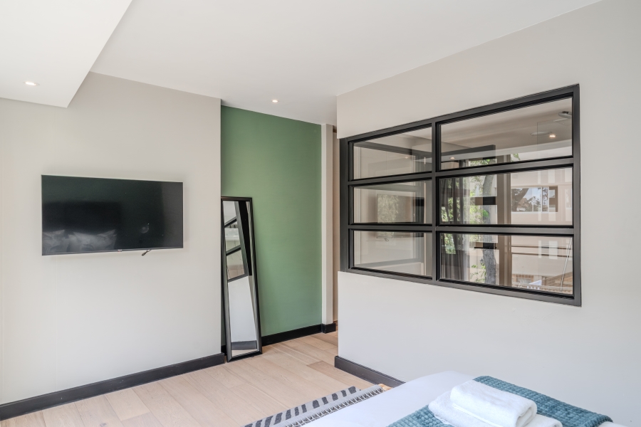 2 Bedroom Property for Sale in Sea Point Western Cape